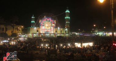 مولد السيدة نفيسة .. المصريون يحيون الليلة الختامية لمولد حفيدة الإمام الحسن