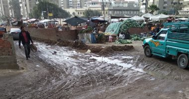قارئ يشكو من وجود ماسورة مياة مكسورة بنهاية شارع مصطفى النحاس بالقاهرة