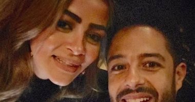 فى عيد الحب.. اعرف رسالة محمد حماقى الرومانسية لزوجته؟