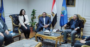 محافظ البحيرة يلتقى مدير صندوق مكتبات مصر العامة لتفعيل مبادرة الرئيس 