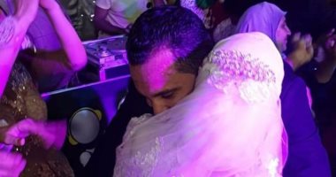فى عيد الحب.ابراهيم فتحى لزوجتة : كل سنة وأنتى معايا
