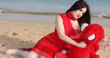 شاهد.. ميرنا وليد تحتفل بـ"الفلانتين" بالأحمر والدبدوب