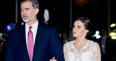 شاهد شياكة ملكة إسبانيا تجذب الأنظار خلال زيارتها إلى المغرب.. صور