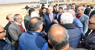 وزير الإسكان يبدأ أولى جولاته بتفقد المشروعات بالقاهرة الجديدة