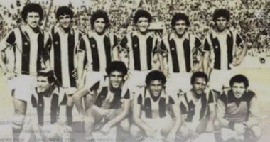 صورة نادرة.. محمود الخطيب نجم الأهلى يرتدى فانلة المقاولون العرب.. اعرف التفاصيل