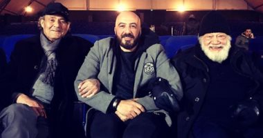 صورة أعتز بها.. مجدى الهوارى وفاروق الفيشاوى والفخرانى من كواليس "الملك لير"