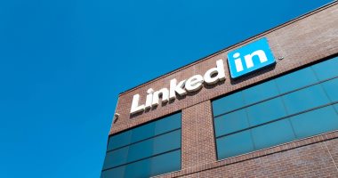 لينكد إن تطلق خدمة بث الفيديو المباشر LinkedIn Live
