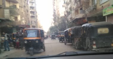 شكوى من عشوائية التكاتك فى شارع المساكن بفيصل
