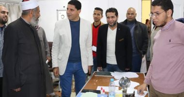الكشف على 5450 مواطن مجانا فى قافلة طبية بالواحات البحرية.. صور