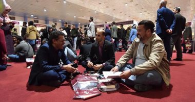 شاهد.. قراءة واستراحة فى معرض بغداد الدولى للكتاب 