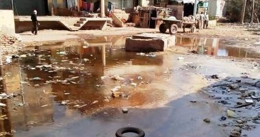 غرق منازل قرية السيالة بسبب طفح المجارى وانسداد الترعة العمومية بدمياط