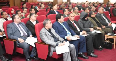 المعهد القومى للإدارة يعقد ورشة عمل للمتقدمين لجائزة المؤسسة الحكومية المتميزة
