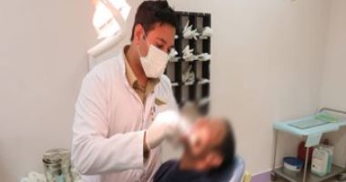 صور.. قافلة طبية تفحص النزلاء بالسجون.. ويوفر الأدوية