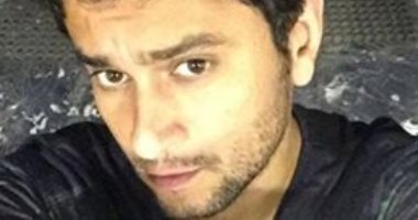 نفس الشىء ولكنكم تحبون المشاهير.. أكرم  يشارك: "بيفتكرونى أحمد العوضى"