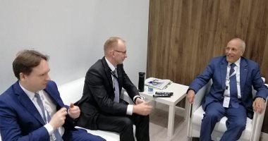 "العصار" يبحث سبل التعاون فى مجالات التصنيع الحربى على هامش "IDEX2019" بأبو ظبى