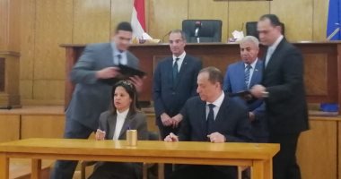 وزير الاتصالات: إطلاق بوابة محافظة أسوان للتنمية الشاملة قريبا.. صور
