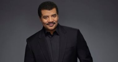 تأجيل الموسم الثالث من Cosmos بسبب القضايا المقدم ضد مقدم البرنامج