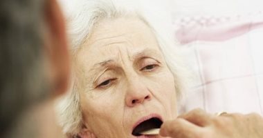 كيف تهتم بصحة أسنانك بعد سن الخمسين