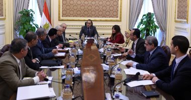 رئيس الوزراء ييحث سداد مديونية الجهات الحكومية لشركة المقاولون العرب