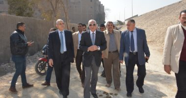 محافظ الجيزة يتفقد لجنة الاستفتاء على الدستور فى فيصل
