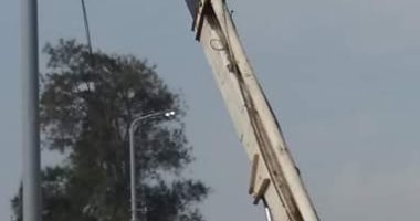 محافظ البحيرة يوجه بإحلال وتجديد الأعمدة الكهربائية بشوارع وطرق المحافظة  