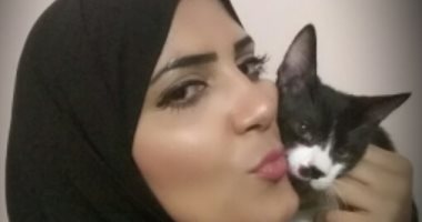 أنا وأليفى.. هند ترسل صورتها مع قطتها.. أكتر حد بيحس بيا