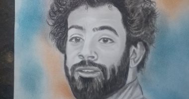 قارئ يشارك صورًا لعدد من كبار النجوم تبرز موهبته فى الرسم
