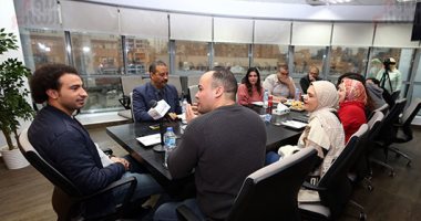 على ربيع فى ندوة "اليوم السابع": جارتى سبب دخولى كلية التجارة و كنت بروح الجامعة علشان  ساندوتش بطاطس..  وجارى سبب اتجاهى للتمثيل.. دخلت ماراثون جرى فى شارع فيصل وحصلت على المركز الـ900.. وهذا سر نجاح مسرح مصر 
