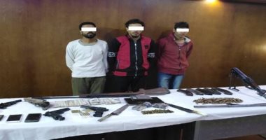 مكافحة المخدرات تضبط تشكيل عصابة بحوزتهم حشيش وأفيون
