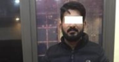الداخلية تضبط شخصا فى الإسماعيلية يبيع الوهم للمواطنين على الإنترنت