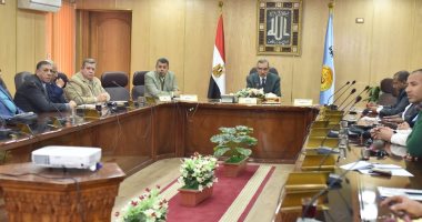 فيديو ..محافظ أسيوط يترأس اجتماع المناطق الصناعية لمناقشة تنميتها وجذب الاستثمار
