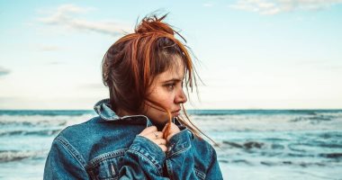 من "يوما" إلى "زى".. رحلة غنائية جديدة لـ صابرين الجنحانى 