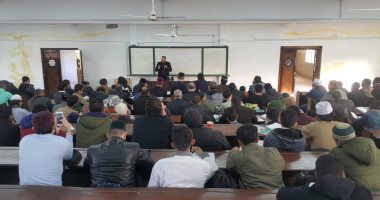 إقبال كثيف على أروقة الجامع الأزهر رغم تفجير الدرب الأحمر الإرهابى