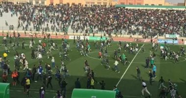 شغب جماهيرى فى لقاء مولودية وجدة أمام نهضة بركان بالدوري المغربى.. فيديو 