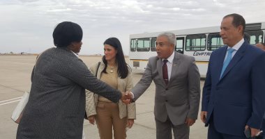 وزيرة السياحة تصل أسوان بصحبة وفد دبلوماسى إفريقى لحضور تعامد الشمس على أبو سمبل