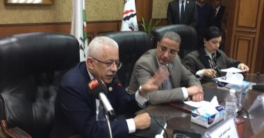 صور.. وزير التعليم يوافق على استلام أوارق المعلمين المتعاقدين بإيصال القيد العائلى 