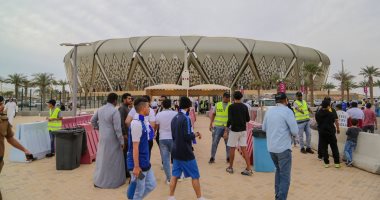 صور.. بدء توافد الجماهير لحضور كلاسيكو الهلال والاتحاد بالدوري السعودي
