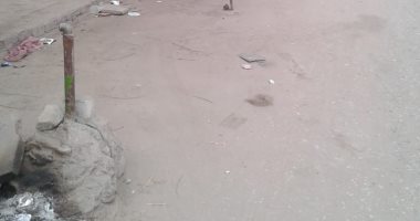 قارئ يشكو من زرع حواجز حديدية بشارع رقم 20 بالزيتون بدون ترخيص الحى