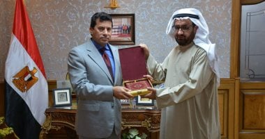 وزير الرياضة يعلن إقامة مقر للاتحاد الأفريقى للهجن بمصر.. صور