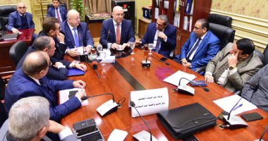 صور.. وزير الإسكان فى أول حضور بالبرلمان: نحاول إرضاء كافة المواطنين 