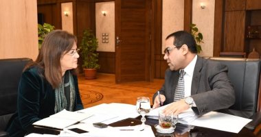 وزيرة التخطيط تلتقى رئيس جهاز التنظيم والإدارة لمتابعة تنفيذ عدد من الملفات
