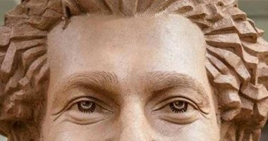 شاهد.. آخر تمثال يجسد محمد صلاح  بعد الانتهاء منه فى 300 ساعة
