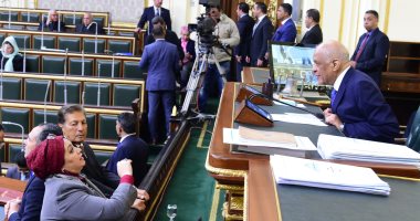 على عبد العال محذرا الوزراء الغائبين عن جلسات البرلمان: هذا المجلس له أنياب