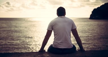 كيف تتعامل مع الاكتئاب فى بداياته؟