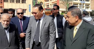 محافظ الشرقية يفتتح معرضا لفن السلويت بقصر ثقافة الزقازيق