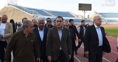 صور.. رئيس الوزراء يتفقد أعمال تطوير استاد السويس استعدادا للبطولة الأفريقية 
