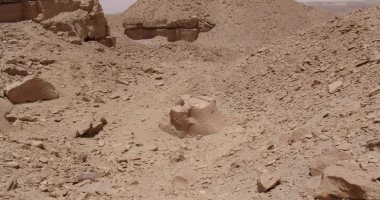 ماذا يحدث بمنطقة جبل السلسلة بعد اكتشاف ورشة لصناعة العناصر المعمارية؟ الآثار تجيب