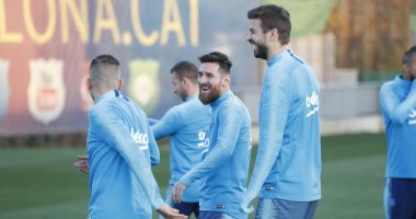 برشلونة يختتم استعداداته لكلاسيكو الحسم ضد ريال مدريد.. فيديو وصور