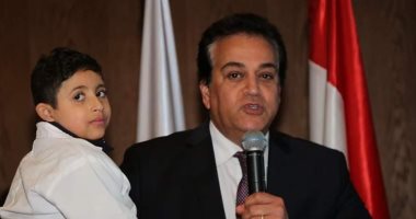 وزير التعليم العالى ينعى الطفل زياد خالد بعد وفاته بمستشفى المنصورة الجامعى 