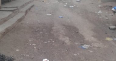 قارئ من ذوى الاحتياجات يطالب محافظ الإسكندرية برصف شارعه بسبب معاناته